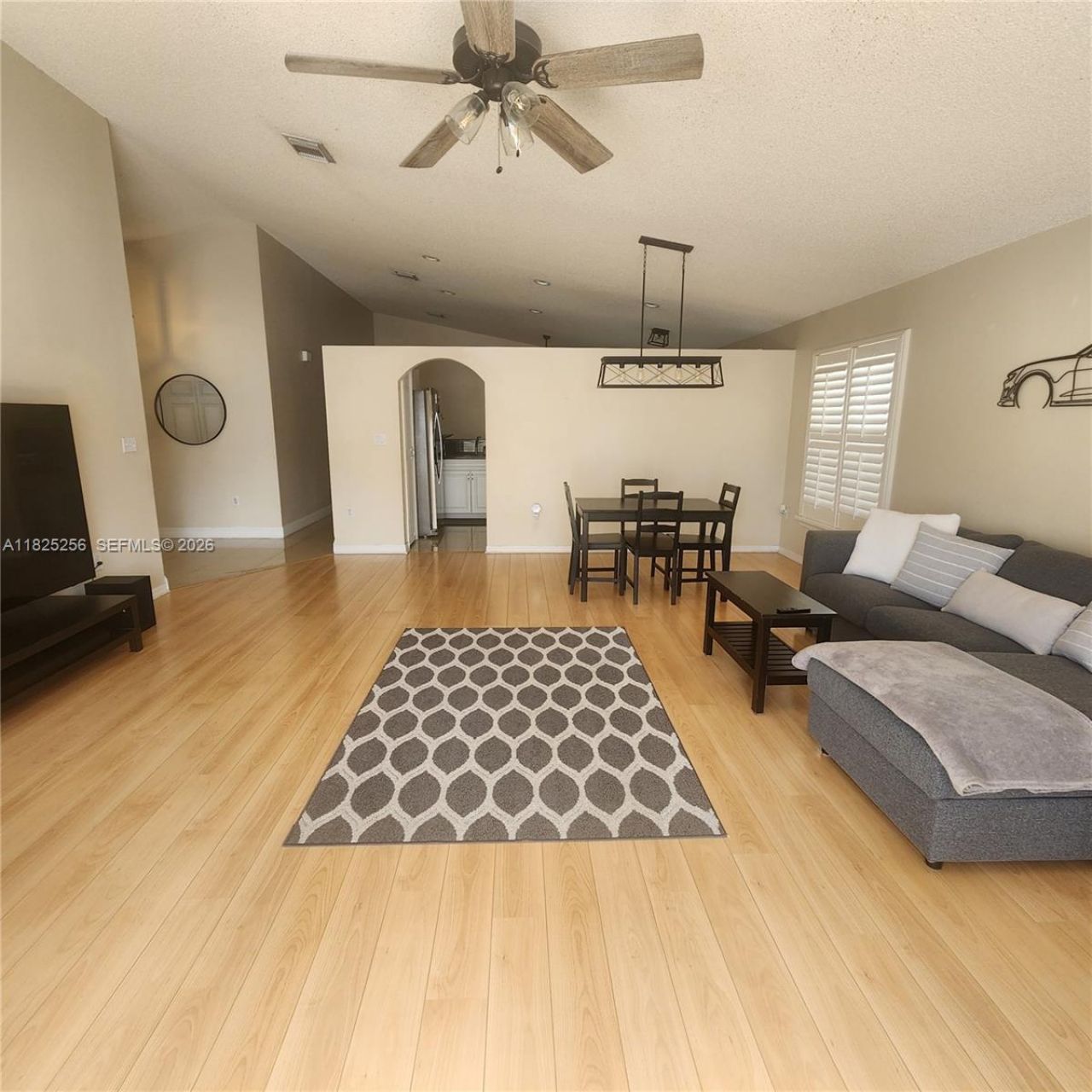 2017 NW 182nd Ave, Pembroke Pines, FL 33029 Photo