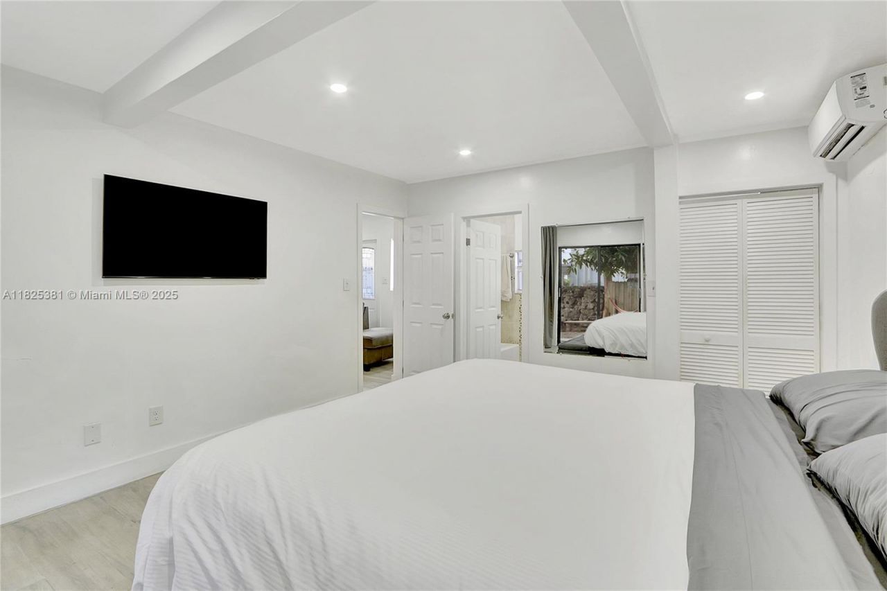 33 SW 20th Rd, Unit ., Miami, FL 33129 Photo