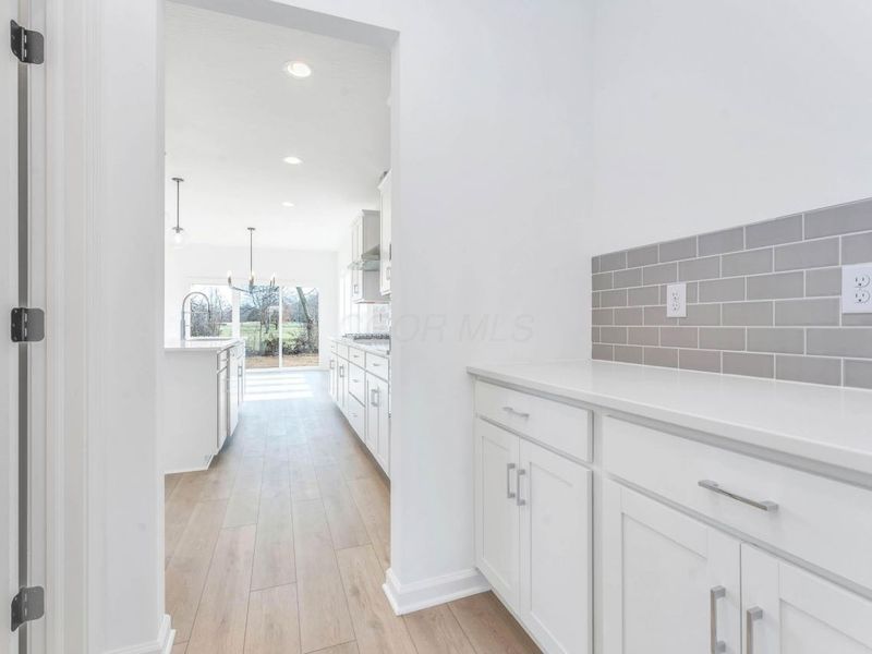 389 Stansted Drive, Delaware, OH 43015 Photo 8