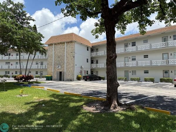 3506 NW 49th Avenue, Unit 614, Lauderdale Lakes, FL 33319