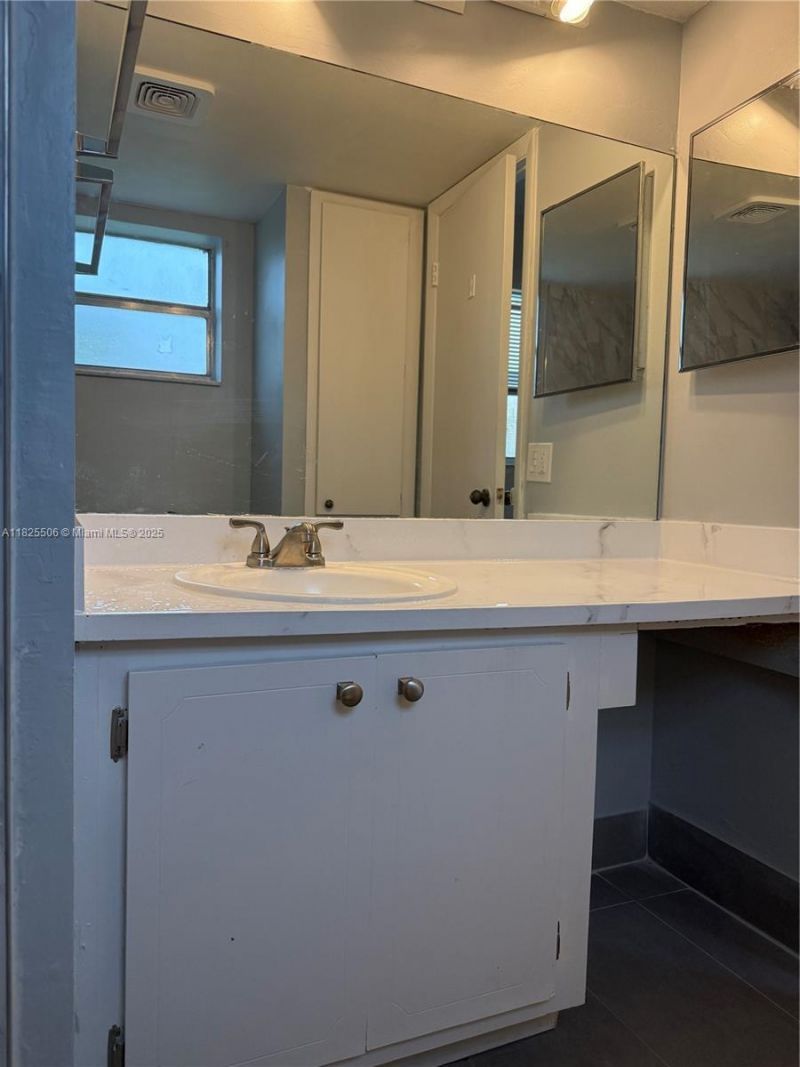 8345 Sunrise Lakes Blvd, Unit 312, Sunrise, FL 33322 Photo