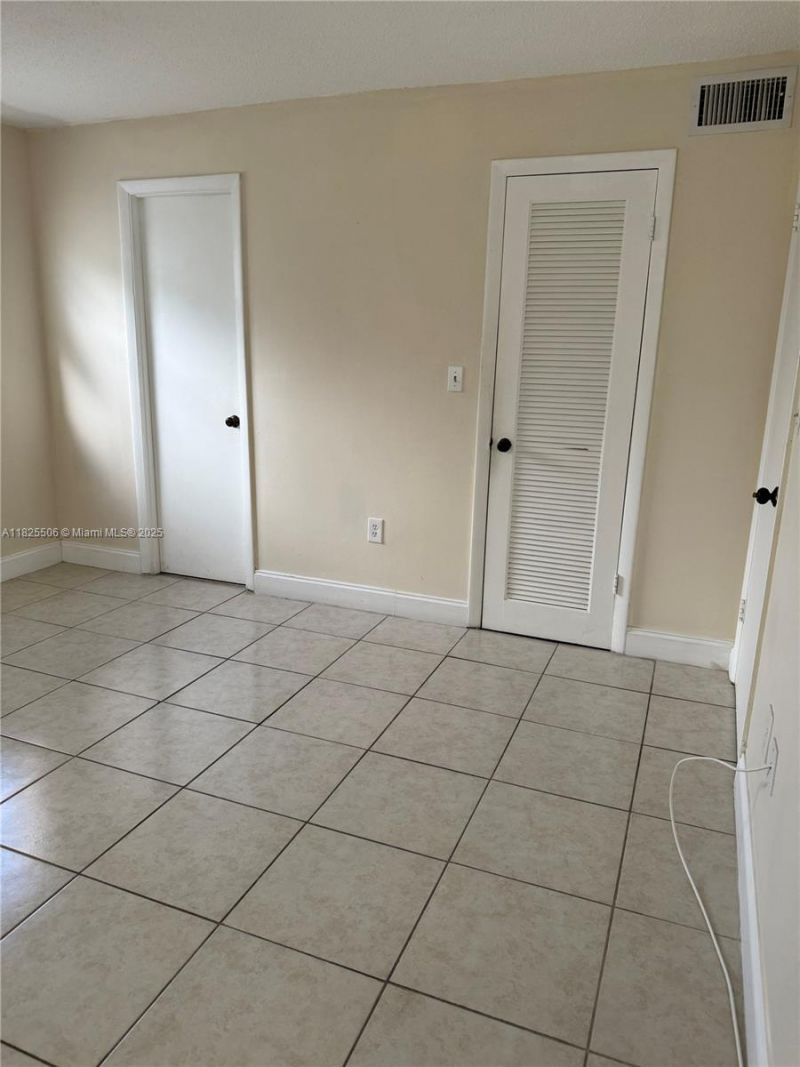 8345 Sunrise Lakes Blvd, Unit 312, Sunrise, FL 33322 Photo