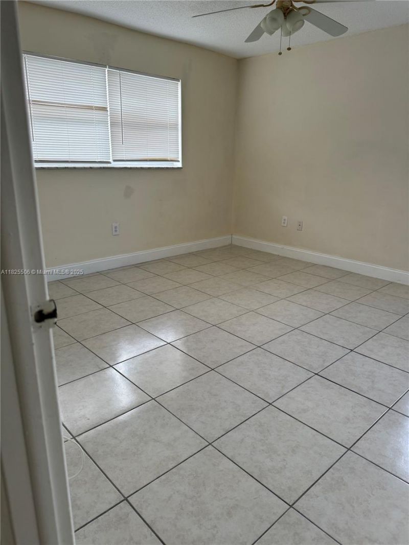 8345 Sunrise Lakes Blvd, Unit 312, Sunrise, FL 33322 Photo
