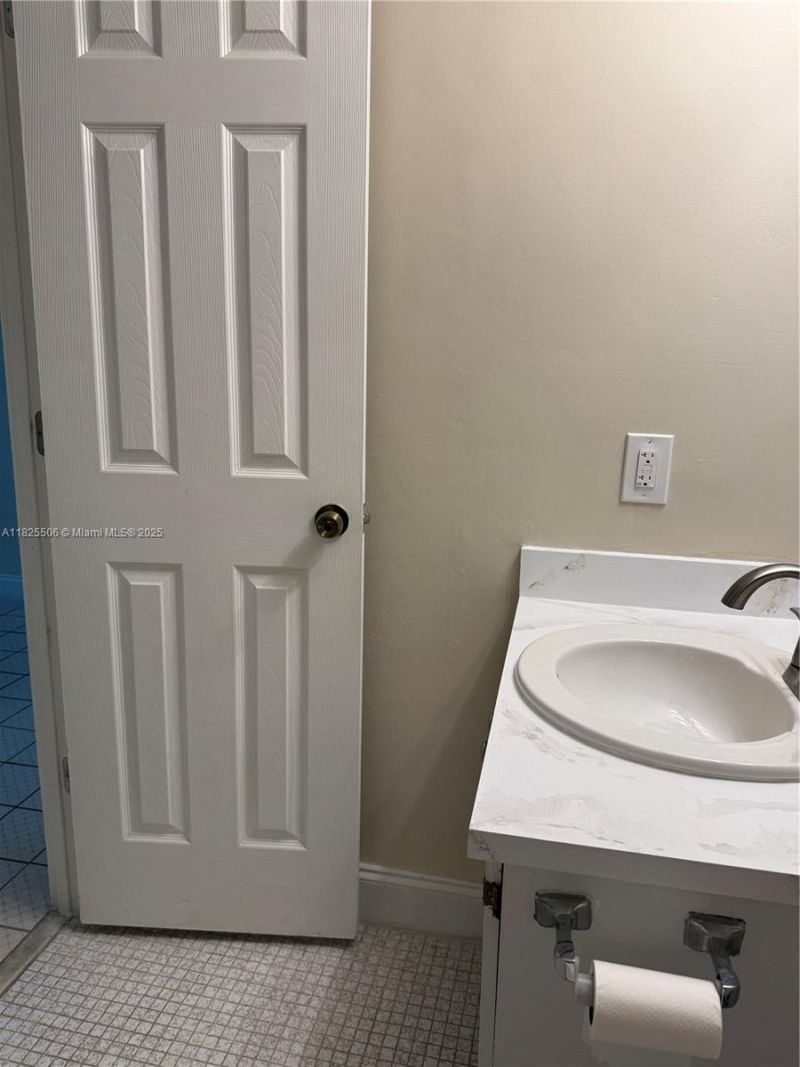 8345 Sunrise Lakes Blvd, Unit 312, Sunrise, FL 33322 Photo