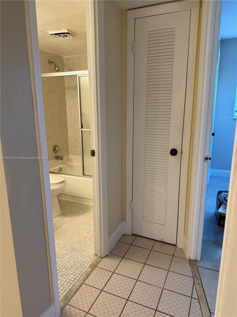 8345 Sunrise Lakes Blvd, Unit 312, Sunrise, FL 33322 Photo