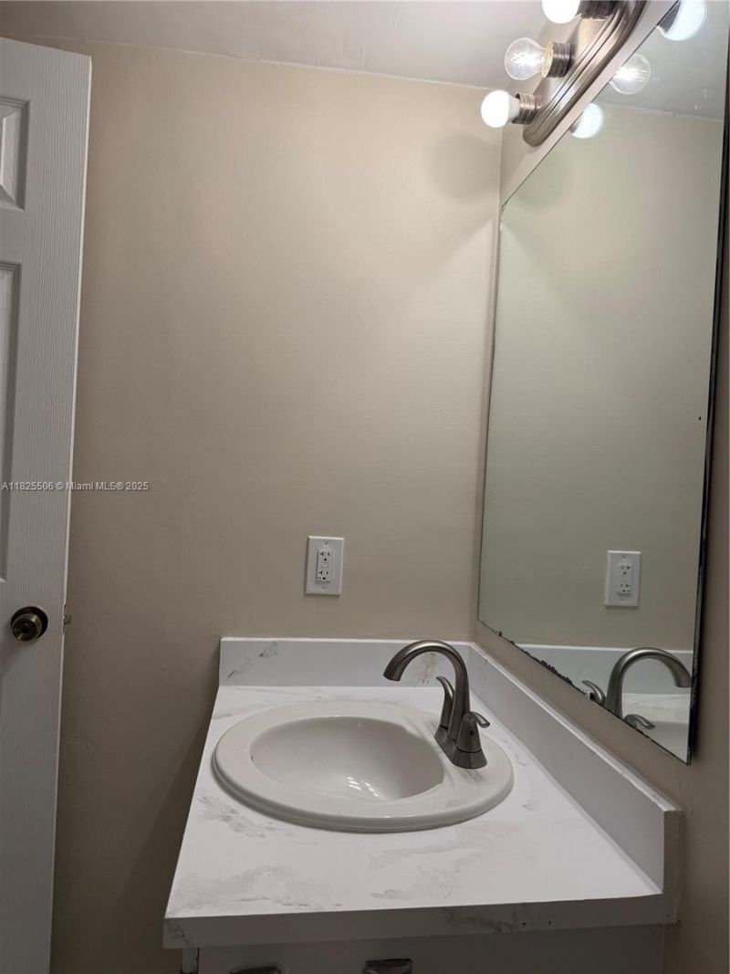 8345 Sunrise Lakes Blvd, Unit 312, Sunrise, FL 33322 Photo