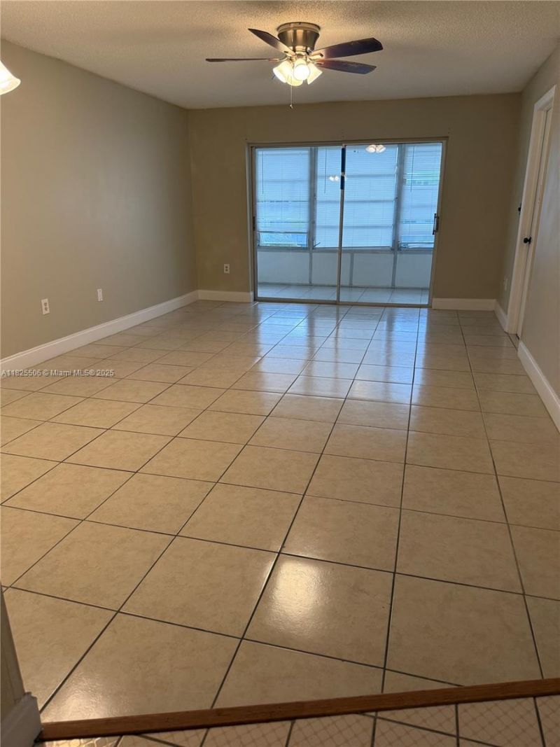 8345 Sunrise Lakes Blvd, Unit 312, Sunrise, FL 33322 Photo