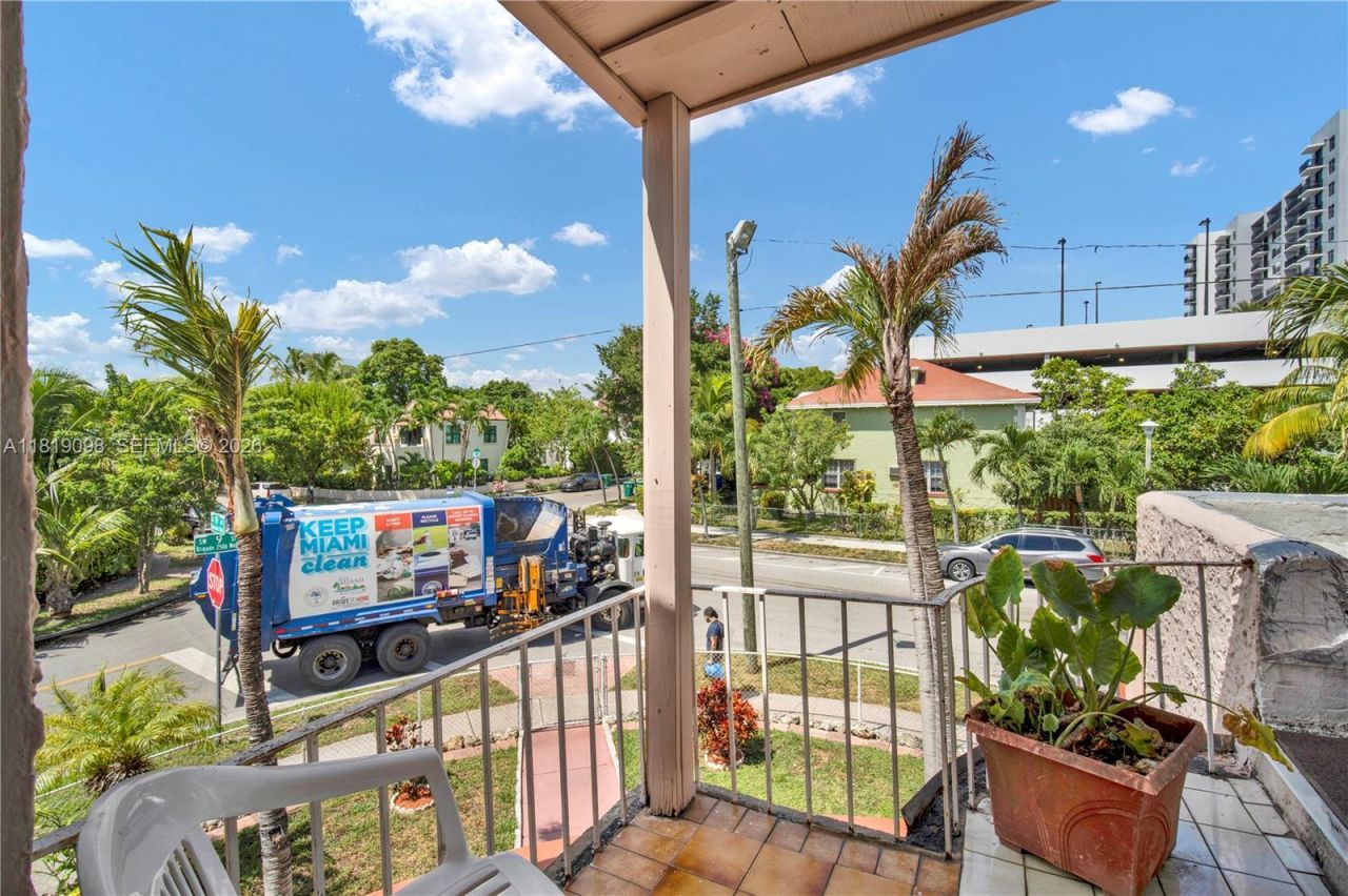 829 SW 19th Ave, Miami, FL 33135 Photo