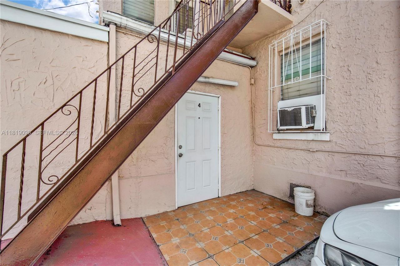 829 SW 19th Ave, Miami, FL 33135 Photo