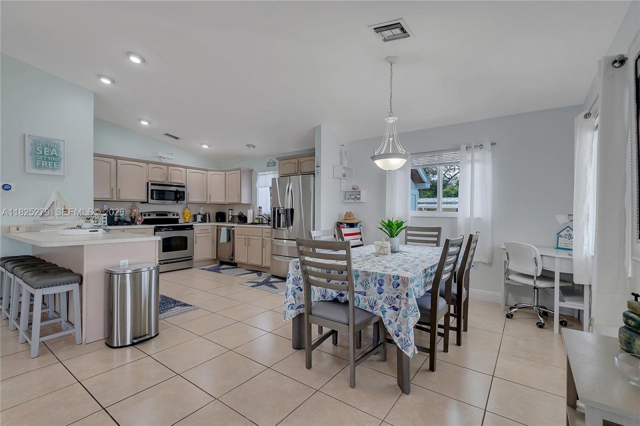 939 Plantation Rd, Key Largo, FL 33037 Photo