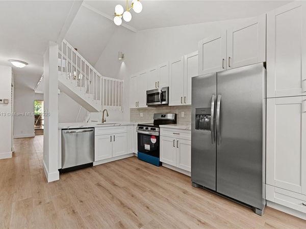 7720 NW 79th Ave, Unit B6, Tamarac, FL 33321