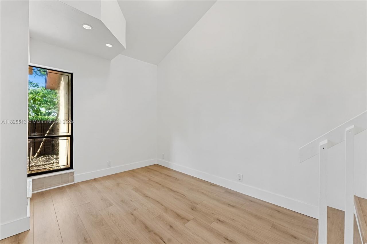 7720 NW 79th Ave, Unit B6, Tamarac, FL 33321 Photo