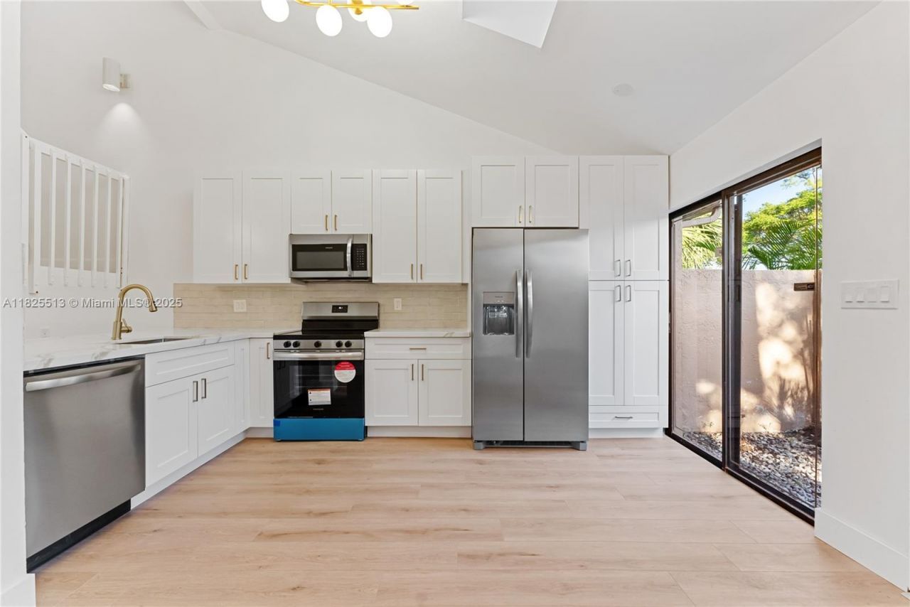 7720 NW 79th Ave, Unit B6, Tamarac, FL 33321 Photo