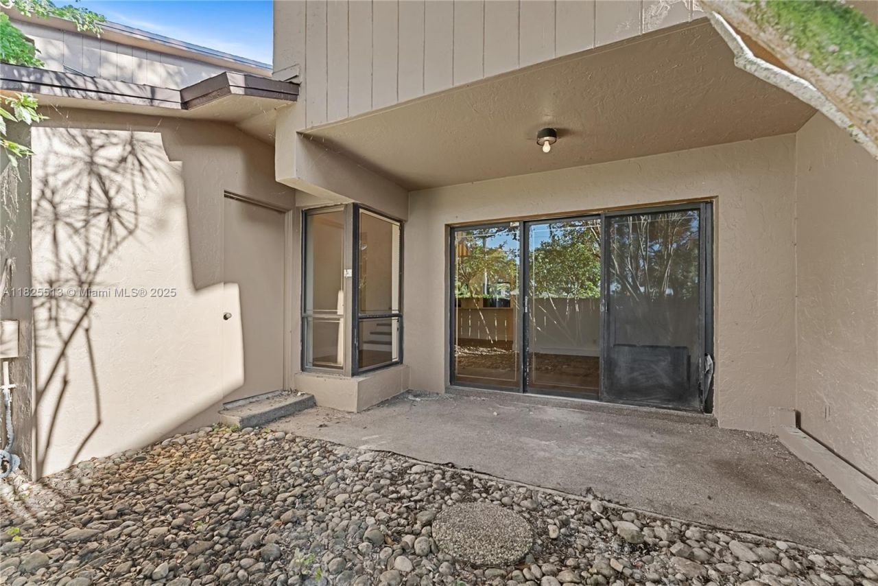 7720 NW 79th Ave, Unit B6, Tamarac, FL 33321 Photo