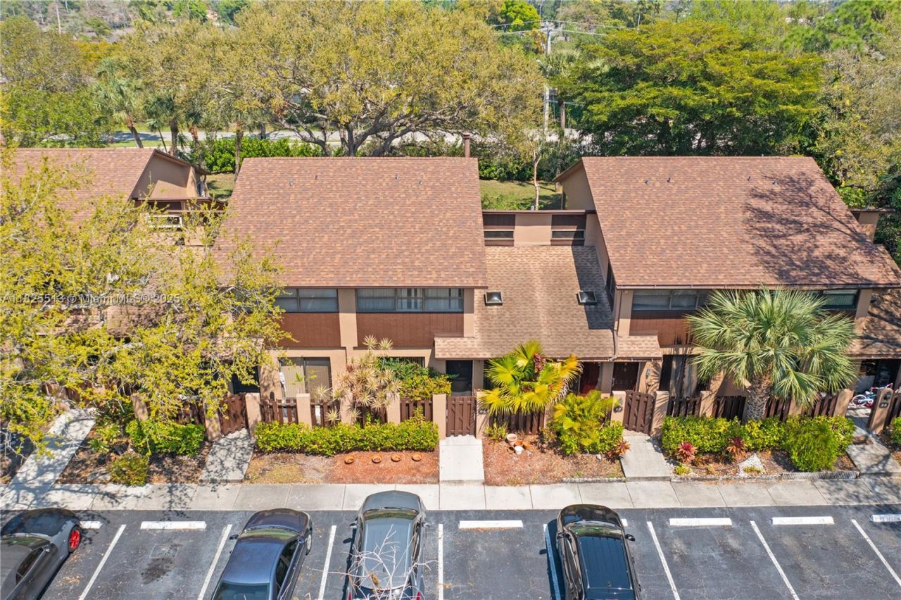 7720 NW 79th Ave, Unit B6, Tamarac, FL 33321 Photo