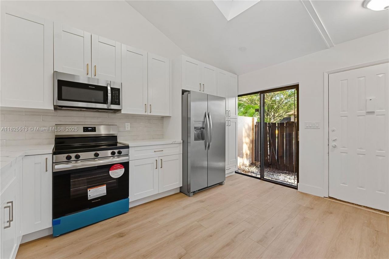 7720 NW 79th Ave, Unit B6, Tamarac, FL 33321 Photo