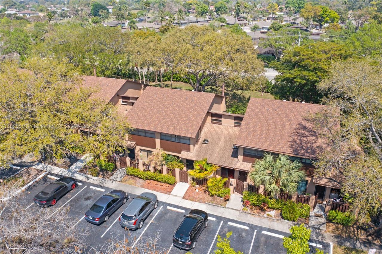 7720 NW 79th Ave, Unit B6, Tamarac, FL 33321 Photo