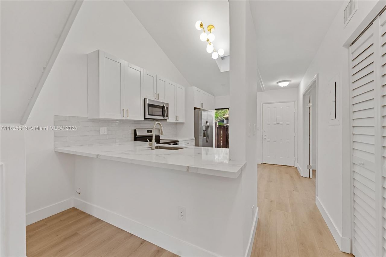 7720 NW 79th Ave, Unit B6, Tamarac, FL 33321 Photo