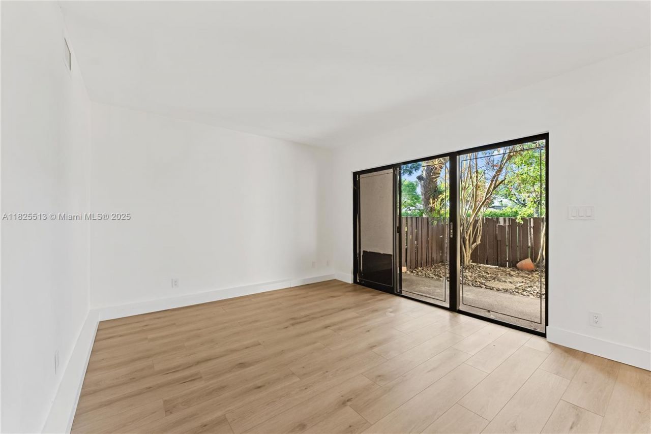 7720 NW 79th Ave, Unit B6, Tamarac, FL 33321 Photo