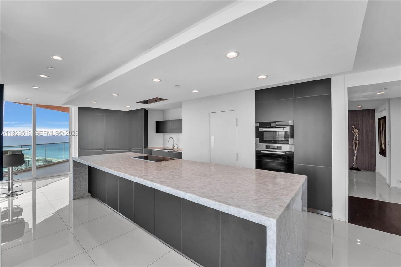 300 S Pointe Dr, Unit 3405, Miami Beach, FL 33139 Photo