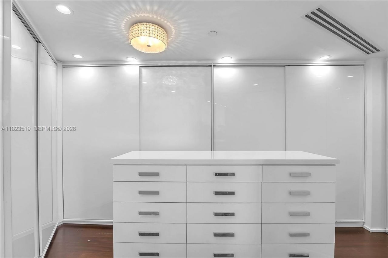 300 S Pointe Dr, Unit 3405, Miami Beach, FL 33139 Photo