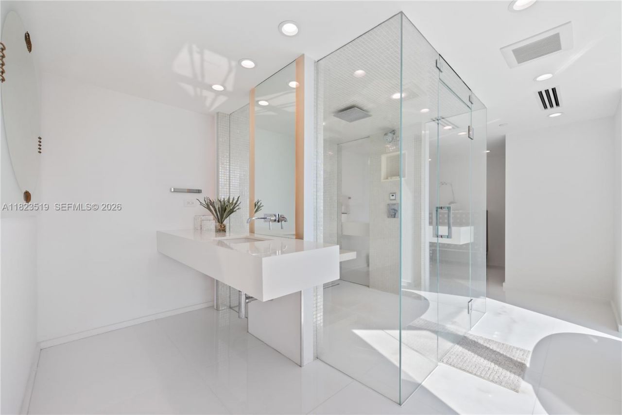 300 S Pointe Dr, Unit 3405, Miami Beach, FL 33139 Photo