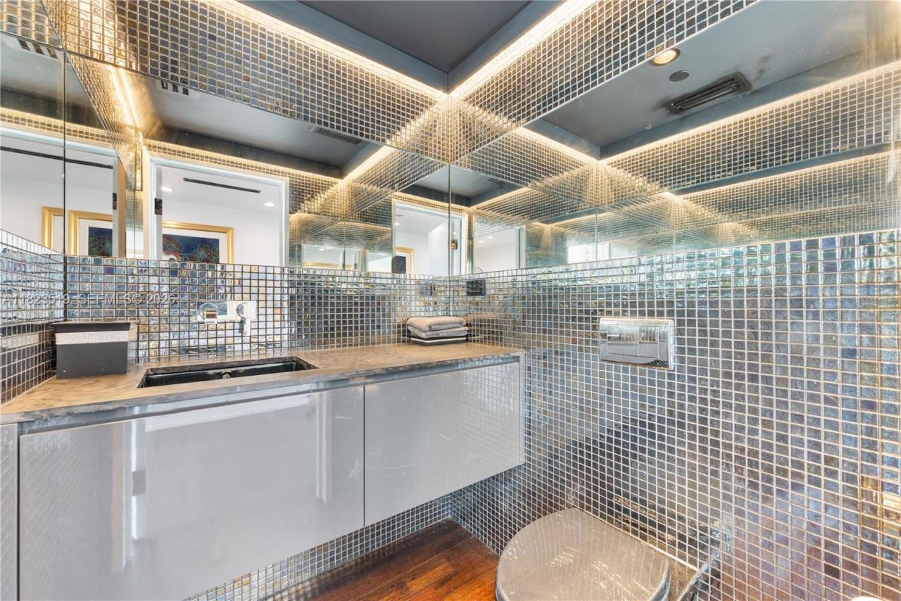 300 S Pointe Dr, Unit 3405, Miami Beach, FL 33139 Photo