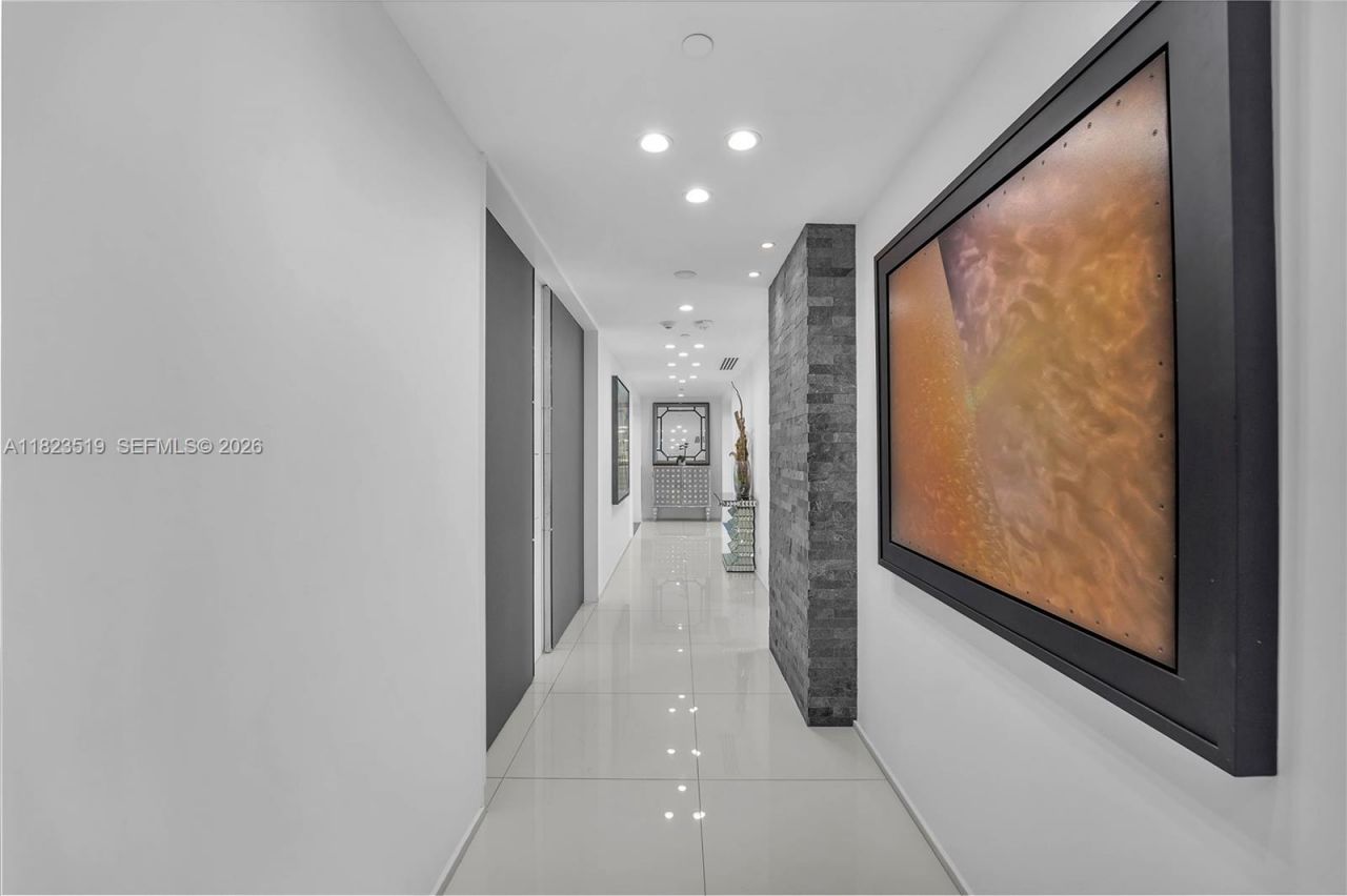 300 S Pointe Dr, Unit 3405, Miami Beach, FL 33139 Photo