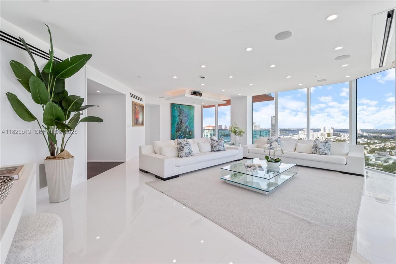 300 S Pointe Dr, Unit 3405, Miami Beach, FL 33139 Photo