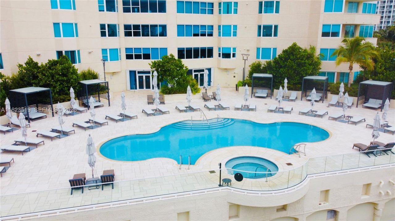 300 S Pointe Dr, Unit 3405, Miami Beach, FL 33139 Photo