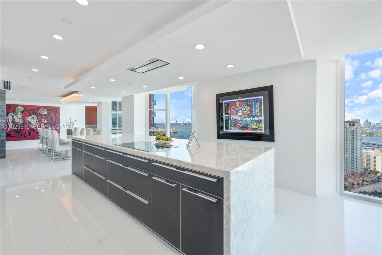 300 S Pointe Dr, Unit 3405, Miami Beach, FL 33139 Photo