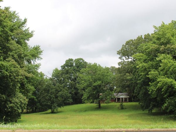 8484 Goodman Road, Olive Branch, MS 38654
