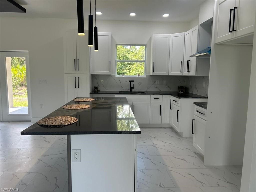 4204 E 24th St, Alva, FL 33920 Photo