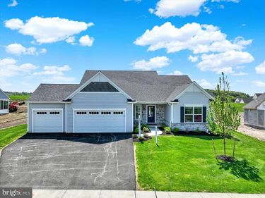 350 LLOYDS LANE, YORK, PA 17406