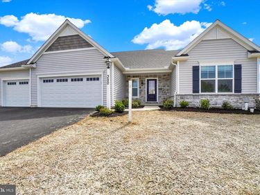 350 LLOYDS LANE, YORK, PA 17406