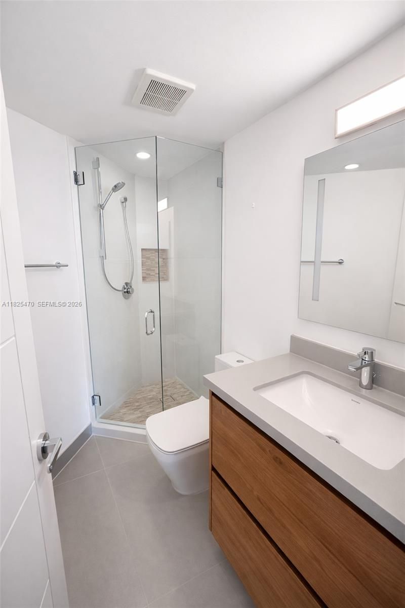 520 Brickell Key Dr, Unit A1421, Miami, FL 33131 Photo