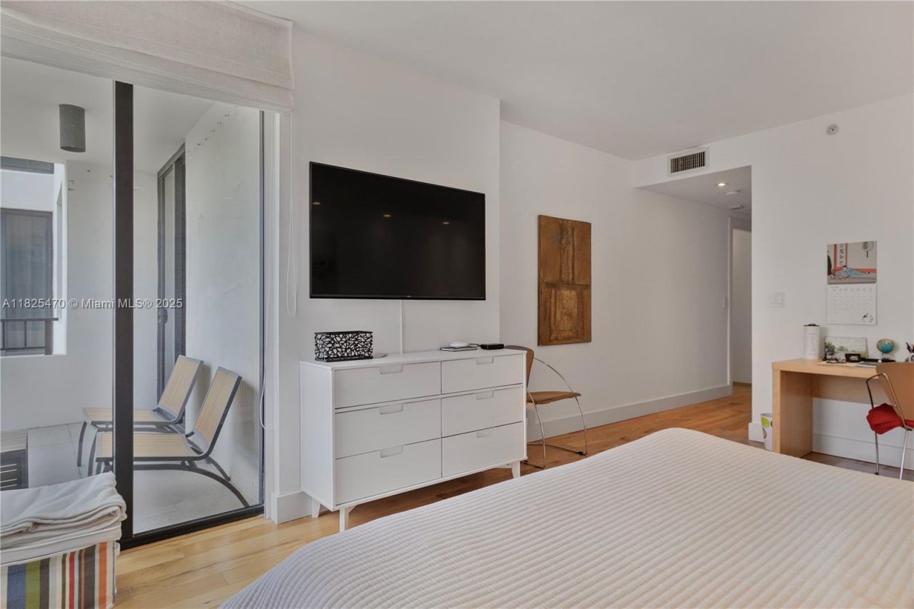 520 Brickell Key Dr, Unit A1421, Miami, FL 33131 Photo