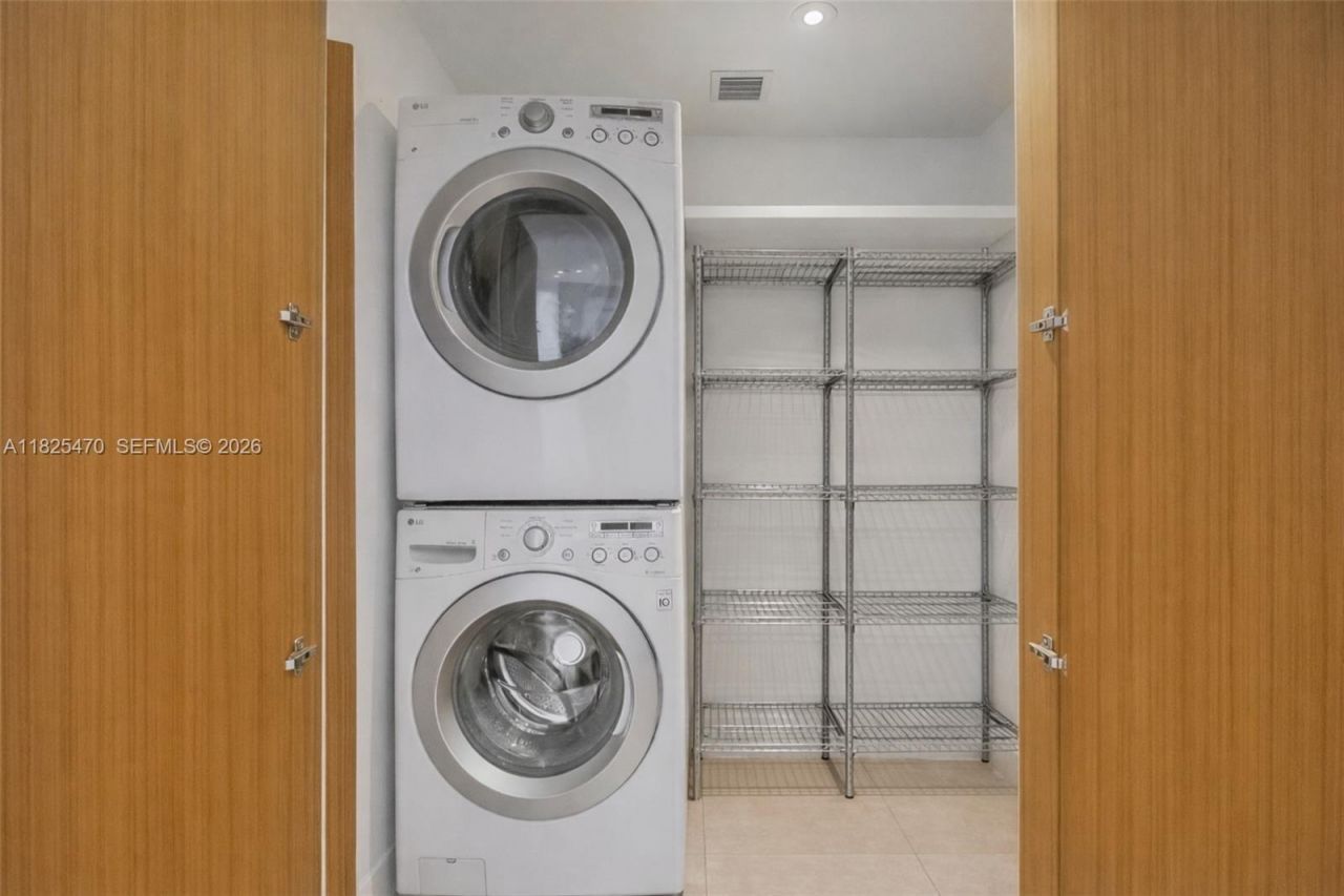 520 Brickell Key Dr, Unit A1421, Miami, FL 33131 Photo