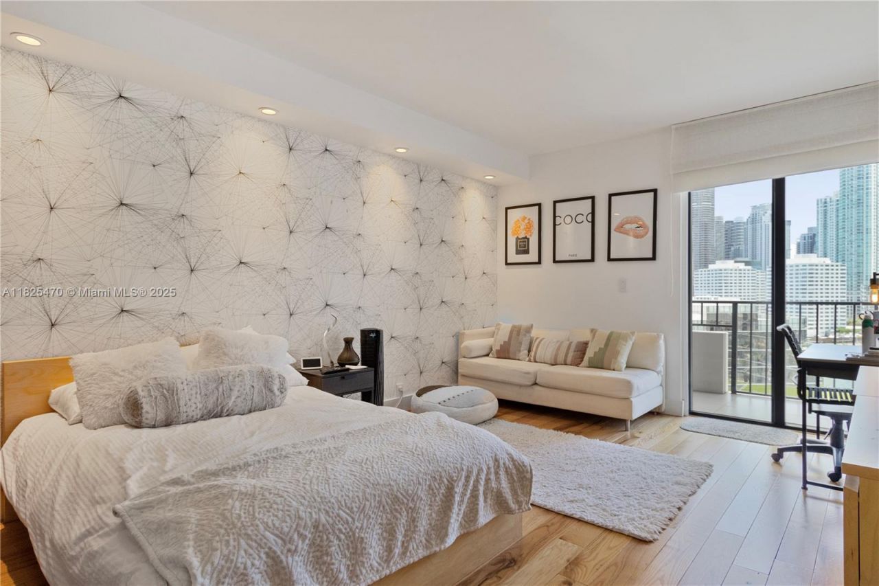 520 Brickell Key Dr, Unit A1421, Miami, FL 33131 Photo