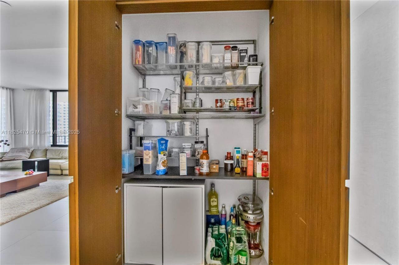 520 Brickell Key Dr, Unit A1421, Miami, FL 33131 Photo