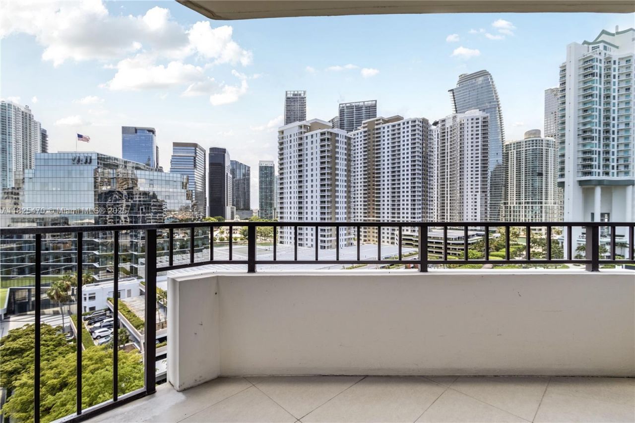 520 Brickell Key Dr, Unit A1421, Miami, FL 33131 Photo