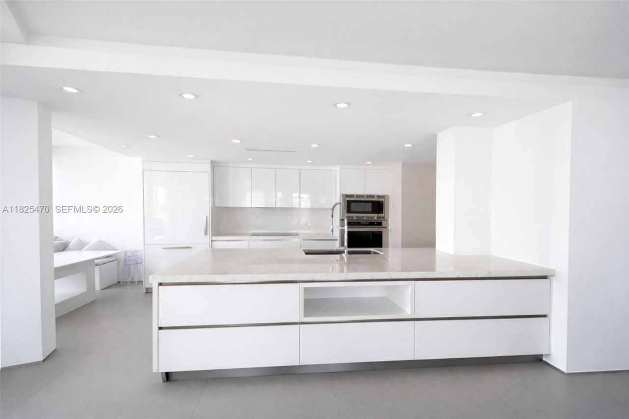 520 Brickell Key Dr, Unit A1421, Miami, FL 33131 Photo