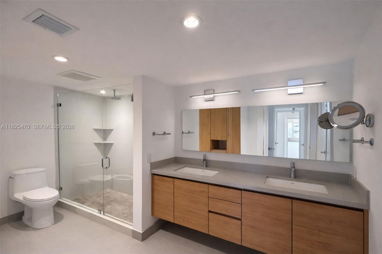 520 Brickell Key Dr, Unit A1421, Miami, FL 33131 Photo