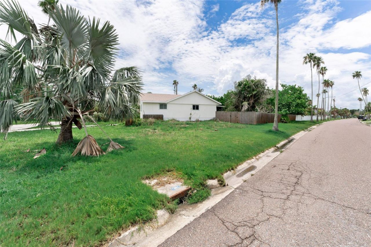 1580 Arizona Ave Ne, Saint Petersburg, FL 33703 Photo