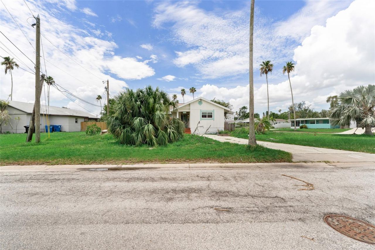 1580 Arizona Ave Ne, Saint Petersburg, FL 33703 Photo