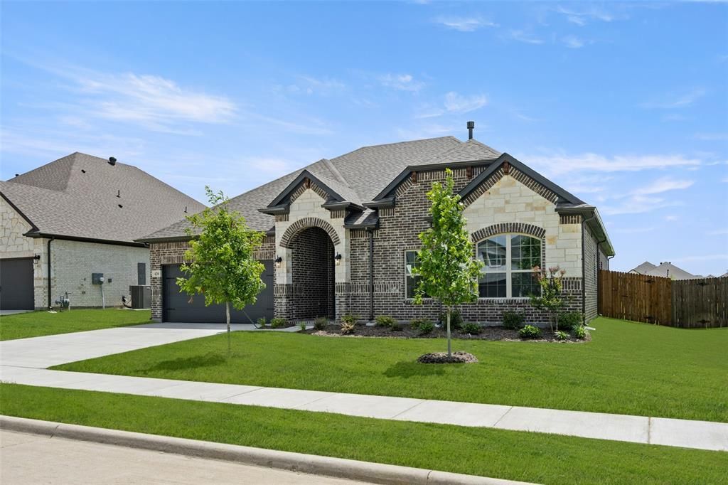 428 Burrow Drive, Waxahachie, TX 75167 Main Photo
