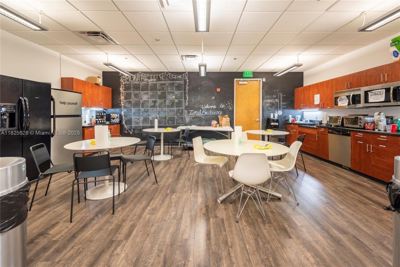 1095 NW Broken Sound Pkwy Nw, Boca Raton, FL 33487 Photo