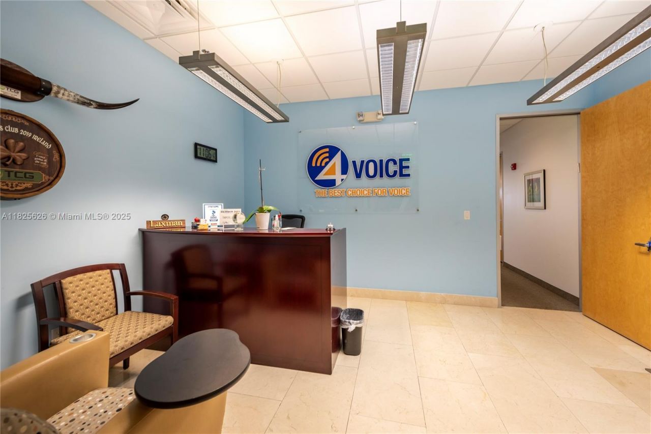 1095 NW Broken Sound Pkwy Nw, Boca Raton, FL 33487 Photo