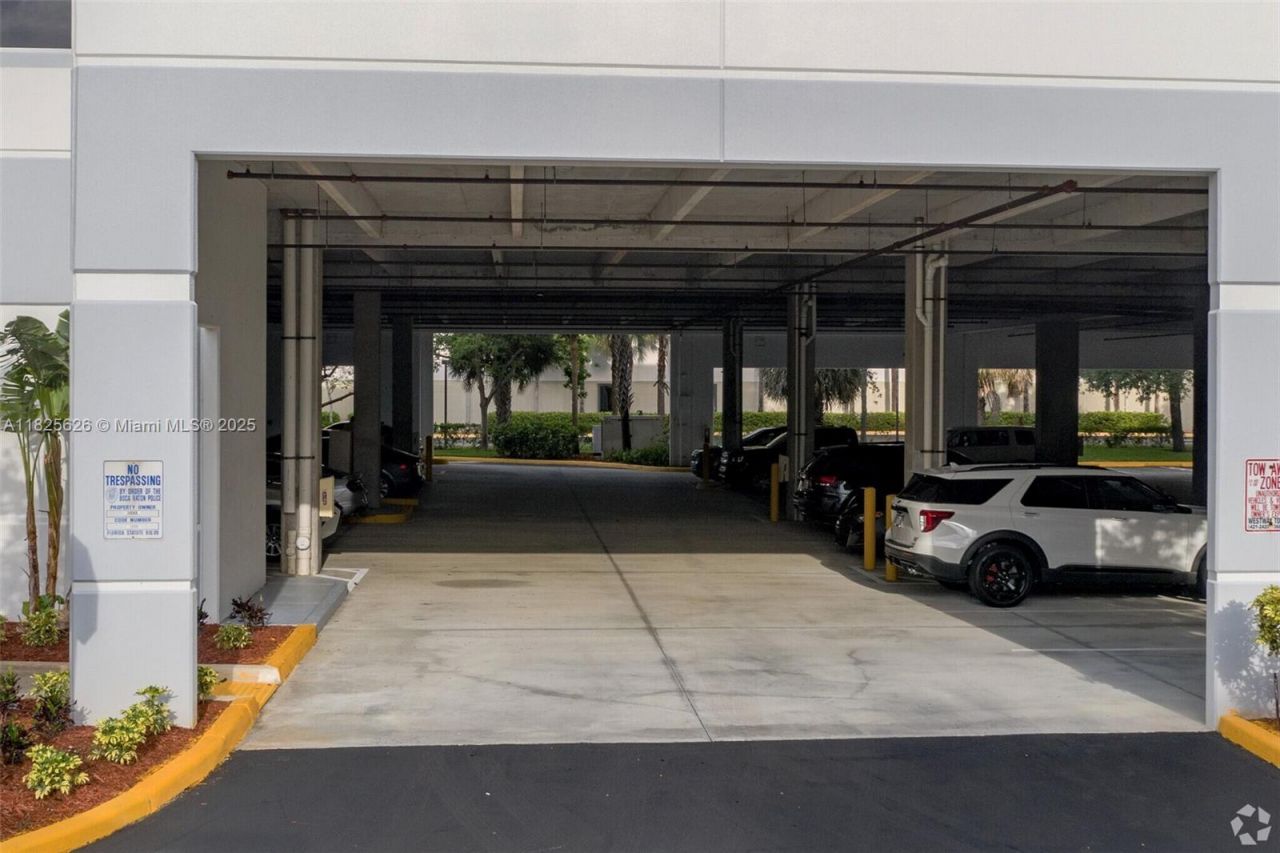 1095 NW Broken Sound Pkwy Nw, Boca Raton, FL 33487 Photo