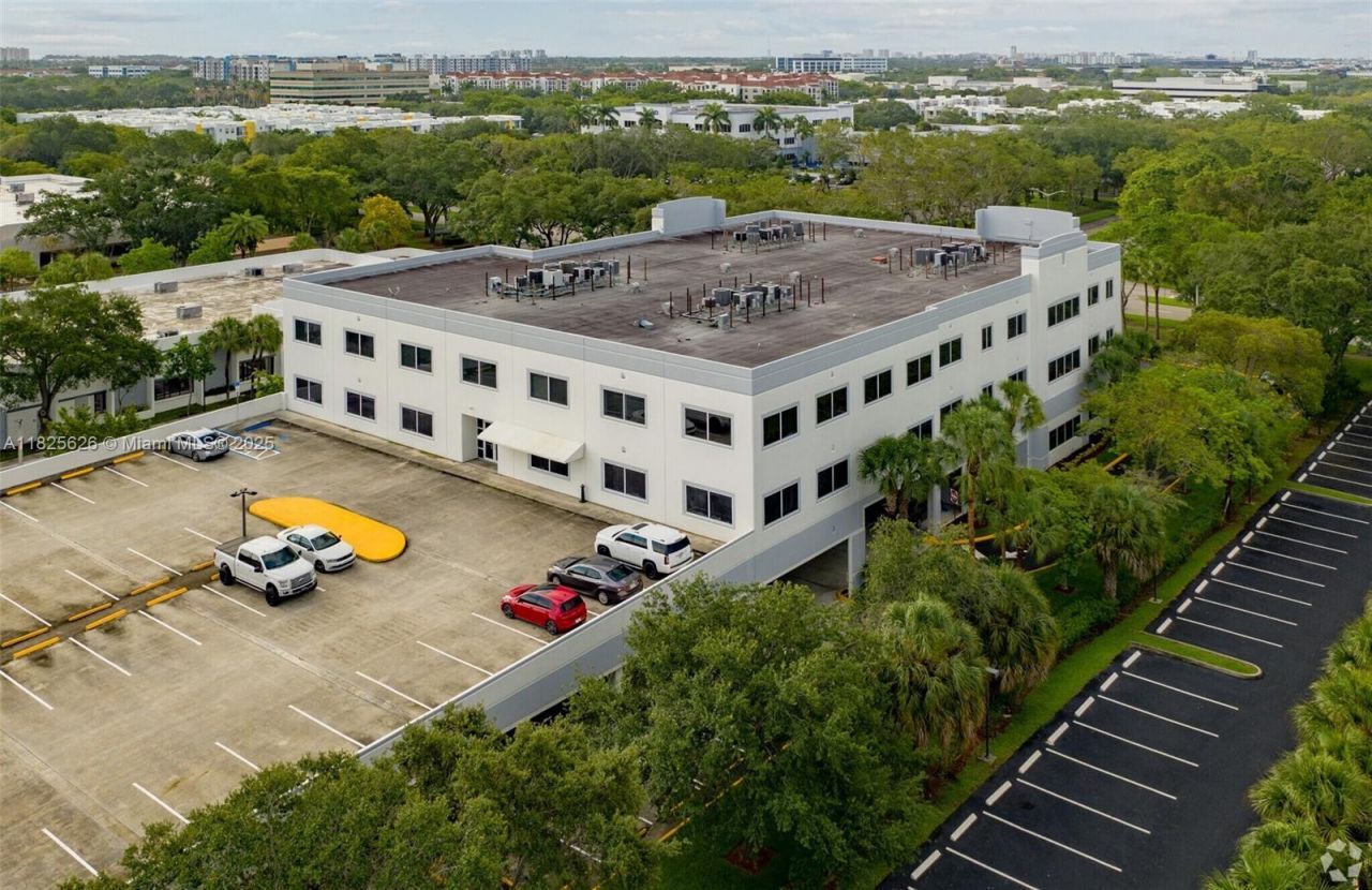 1095 NW Broken Sound Pkwy Nw, Boca Raton, FL 33487 Photo